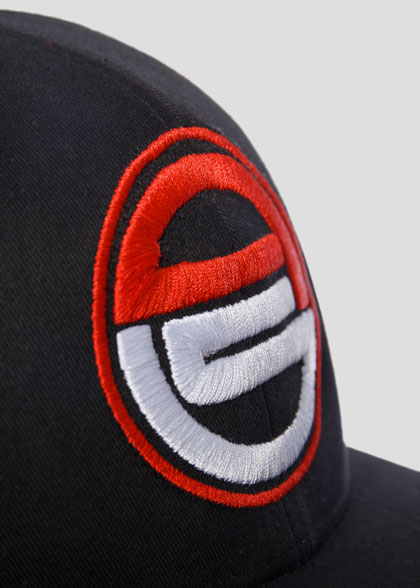 Кепка снэпбэк с логотипом HAT-001